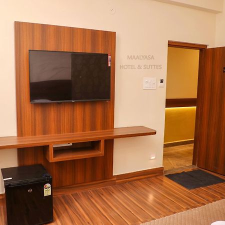 Maalyasa Hotel And Suites Haidarábád Kültér fotó